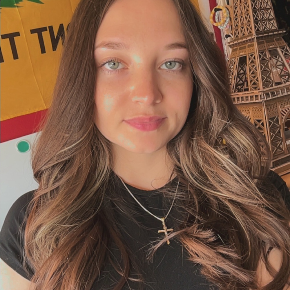 Meet your Posher, Danielle